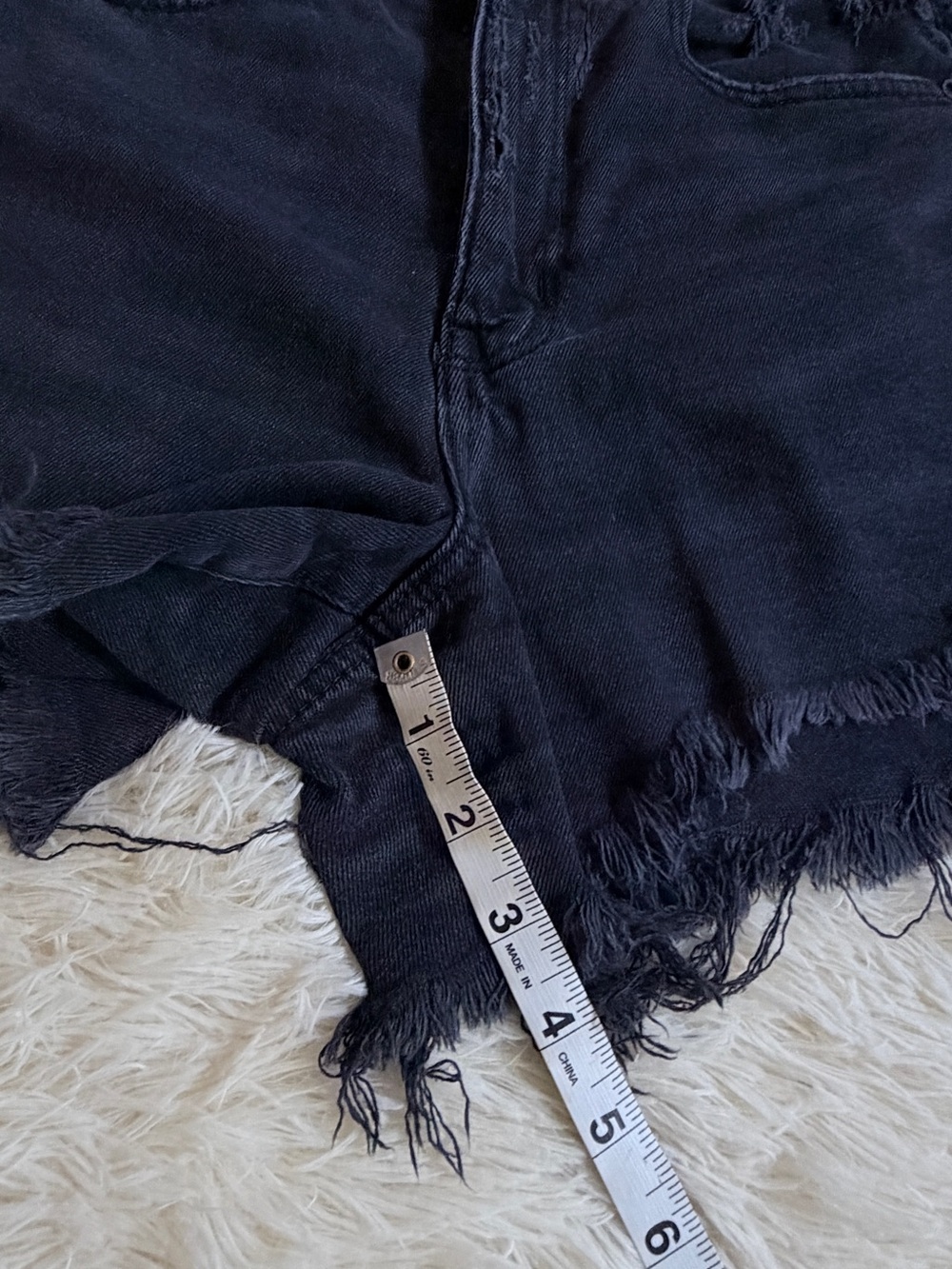 American Eagle Outfitters Black Distressed Denim Cutoff Shorts - Picture 4 of 6